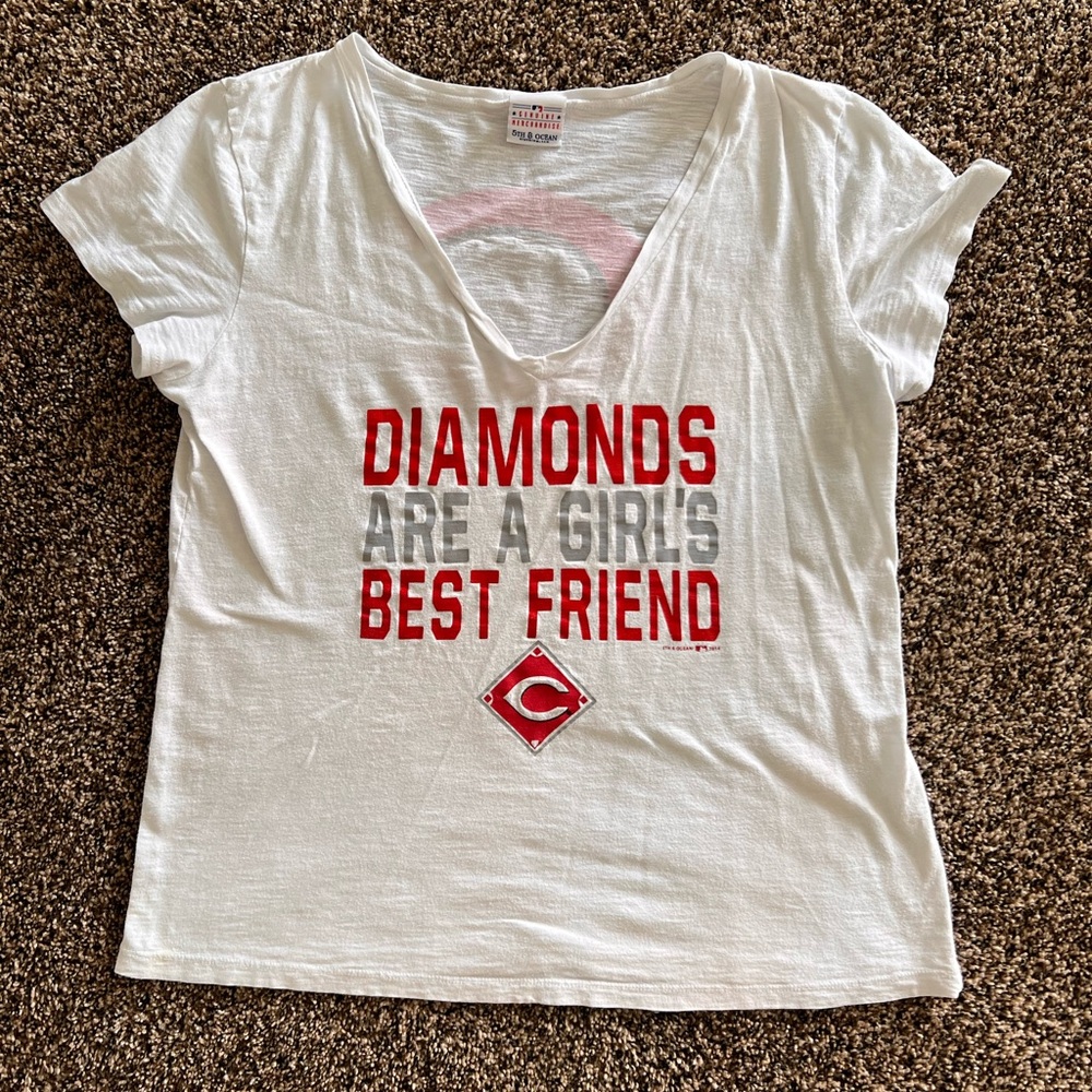Cincinnati Reds T-Shirt Women’s XL V-Neck “Diamonds Are a Girl’s Best Friend”